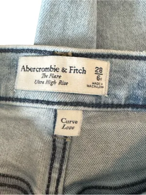Abercrombie & Fitch - Curve Love High Rise Flare Jeans Light Wash Size 28 thumbnail 8