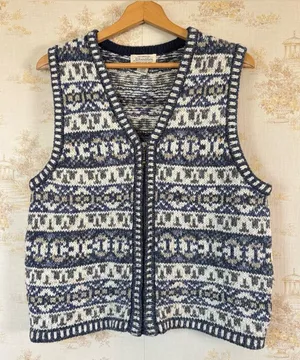Vintage 90s St. John's Bay Blue White Fair Isle Wool Zip Sweater Vest L thumbnail 1