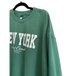 Old Navy Green Crewneck New York Graphic Sweatshirt Size Medium thumbnail 2
