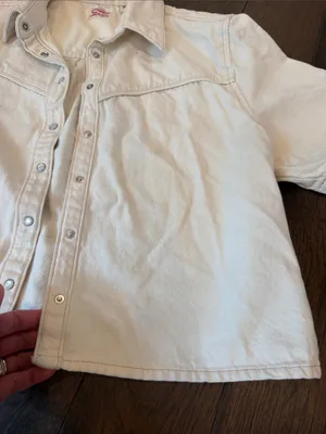 Levi’s Women’s Short-Sleeve Denim Jacket in Off White Size Large - C71-012 thumbnail 4