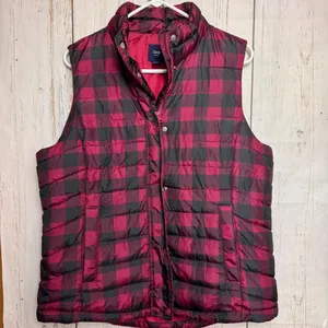 GAP Red and Black Buffalo Plaid Puffer Zipper Button Closure Vest Sz L thumbnail 9