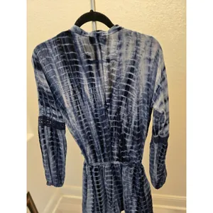 Romeo + Juliet Couture S Tie Dye Crochet Trim Mini Dress Womens Blue Boho V-Neck thumbnail 6