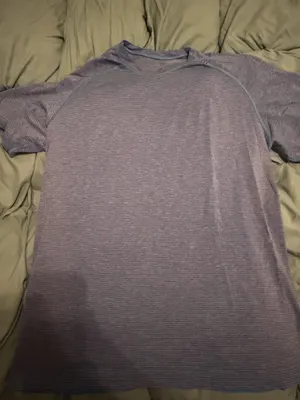 Lululemon Men’s Metal Vent Shirt L thumbnail 1
