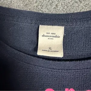 Abercrombie & Fitch Y2K Graphic Long Sleeve Tagged Girls XL (Womens XS/Small) thumbnail 4