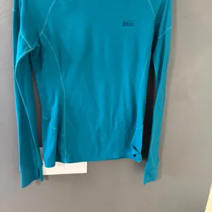 REI Womens Small Teal Blue Long Sleeve Base Layer Top Hiking‎ Athletic Shirt USA thumbnail 4