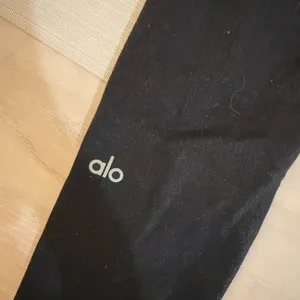ALO Yoga Charcoal Leggings thumbnail 3