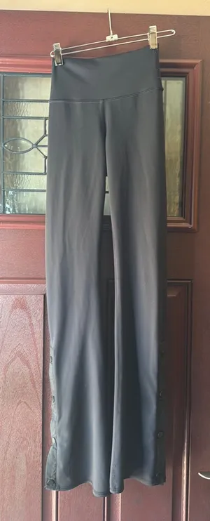 Alo Flare Yoga Pants Black thumbnail 1