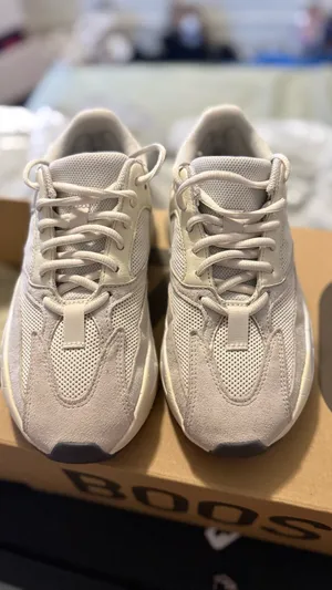 Yeezy Boost 700 Analog thumbnail 2