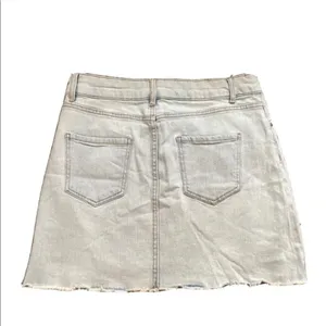 WILD FABLE Light Wash Denim Mini Skirt Size 12 thumbnail 4