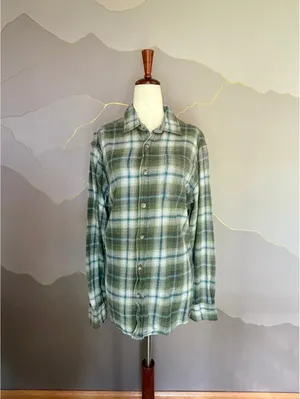 Eddie Bauer Women L Green Plaid Flannel Shirt Button Down Outdoor Cabin thumbnail 2
