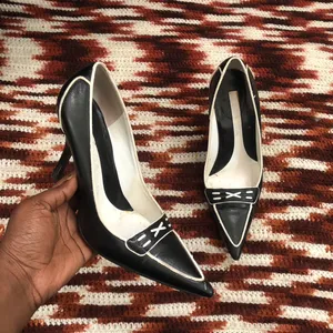 Vintage Y2K Office Siren Sporty Vixen Goth Black white kitten high heels pumps pointed toe-7.5M thumbnail 1