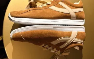 New Brown Faux Suede Sneakers Sz 9 thumbnail 1