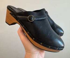 NWT‎ Gap Black Faux Leather Clogs Size 6 thumbnail 1
