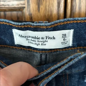 Abercrombie Fitch Curve Love The Ankle Straight Ultra High Rise Distressed 28 6s thumbnail 3