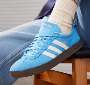 Adidas Men’s blue shoes vl court 2.0 (size 8.5) thumbnail 1