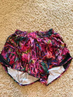 Lululemon Hotty Hot 4" Tall thumbnail 2