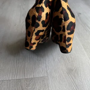 Steve Madden Leopard Print Wedge Heel Lace Up Ankle Boots thumbnail 11