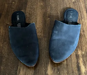 Toms Black Loafers thumbnail 1
