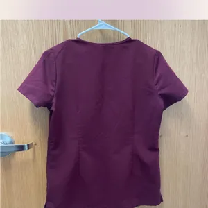 Figs Women's Casma Three-Pocket Scrub Top in Deep Burgundy.‎ XS-P thumbnail 5
