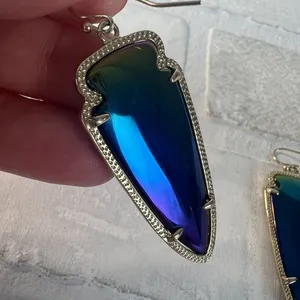 Kendra Scott Skylar Earrings Gold Arrowhead Blue Iridescent Reversible Black‎ thumbnail 7