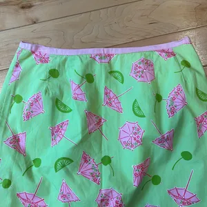 Lilly Pulitzer fully lined pink and green umbrella print pencil skirt thumbnail 3