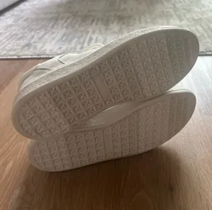 American Eagle AE White Gray Suede Leather Platform Perforated Lace Up Sneakers thumbnail 4