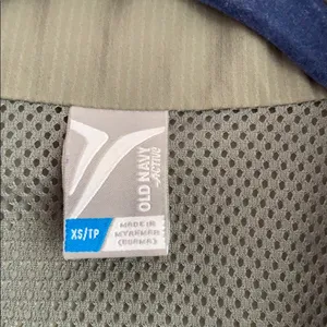 Lightweight athletic jacket in olive green thumbnail 2