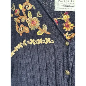 Vintage Northern Isles Cardigan Sweater Women L Navy Floral Hand Embroidered 90s thumbnail 3