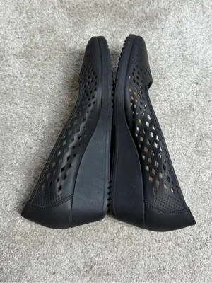 Naturalizer Women’s Brina Laser-Cut Wedges Pump Shoes in Black 9M thumbnail 5