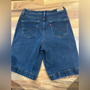 Levi's Classic Blue Denim Bermuda Shorts thumbnail 2