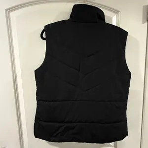 Columbia Women’s Black Insulated Puffer Vest Size L Full Zip Pockets Lightweight thumbnail 3
