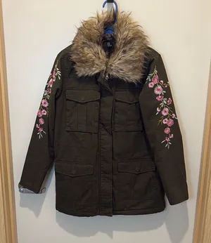 Embroidered Floral Green Jacket with Faux Fur Collar thumbnail 1