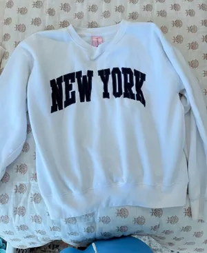 Brandy Melville New York crewneck thumbnail 1