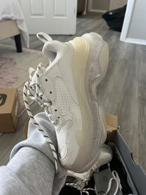 Balenciaga Triple S Sneaker thumbnail 4