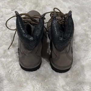 Timberland Waterproof Boots Gray Nubuck with Black‎ Snakeskin-print Woman’s Sz 7 thumbnail 4