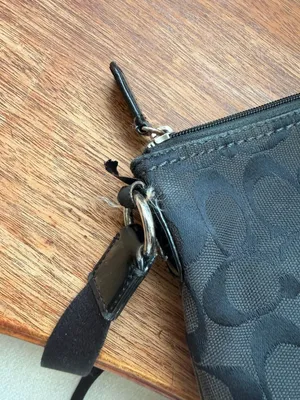 Coach Bag Signature C Crossbody Black Bag Silver Turnlock Adjustable Strap thumbnail 6