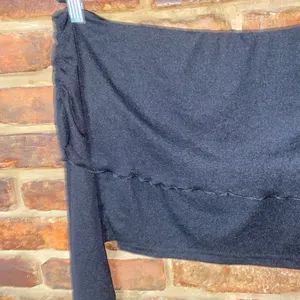 NWT PrettyLittleThing Black Long Sleeve Off The Shoulder Fold Over Top Size 12 thumbnail 3