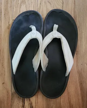 Olukia Sandals Sandals Womens Size 6 FlipFlop Beige Straps‎ Black Sole Beachy thumbnail 1