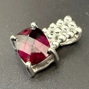 925 Sterling Silver Red Gemstone Garnet Cushion Cut Pendant 2g. thumbnail 4