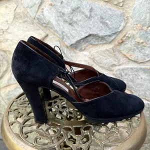 Gucci Vintage Black Suede Heels size 7 thumbnail 6