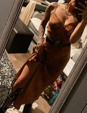 Boutique Dress Gold thumbnail 2