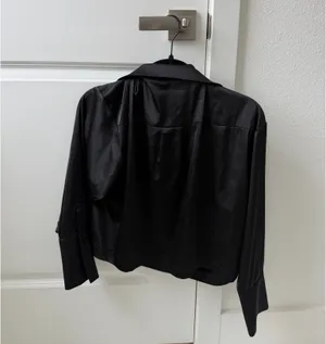 Glam Boutique Black Satin Collared Top thumbnail 2