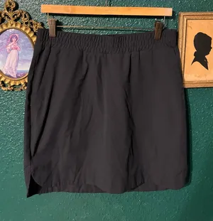 Duluth Trading Co. Black Skort Size 8 thumbnail 1