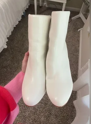 Pretty Little Thing NWOT white booties thumbnail 2