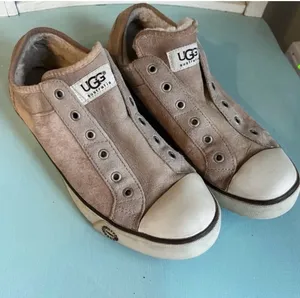 UGG Laela Suede Sneakers Size 9 Cream Beige Tan thumbnail 1
