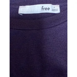 Aritzia Wilfred Free Women's Purple Short Sleeve Twist Front Tee Crop Top Size S thumbnail 5