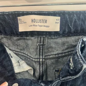 Hollister Low-Rise Taper Baggy Denim Jeans thumbnail 4