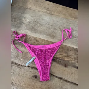 🪩NWT SOLD OUT SKIMS Bikini Bar Tie Bikini Bottom~Medium~Flamingo 🦩 thumbnail 5