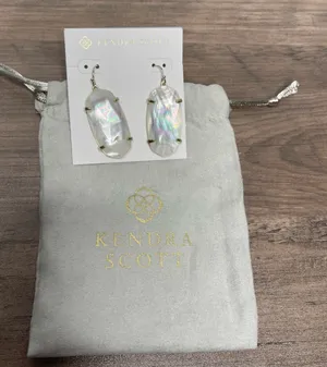 Kendra Scott Esme Mother of Pearl Silver Earrings (NWT) thumbnail 1