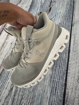 On Running Cloud Hi High-Top Sneakers Glacier Grey Women’s size 9 thumbnail 3